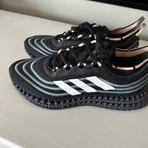 Adidas Parley 4D men’s 10/ women’s 11